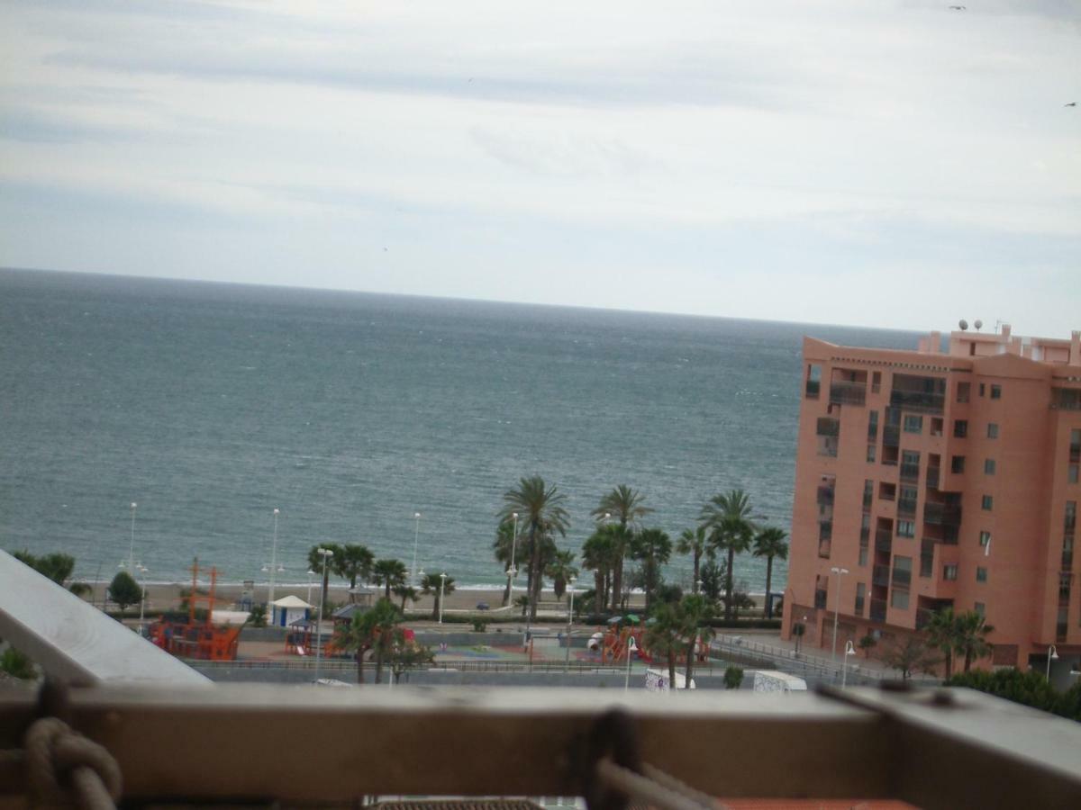Paseo Maritimo De Poniente Lägenhet Málaga Exteriör bild