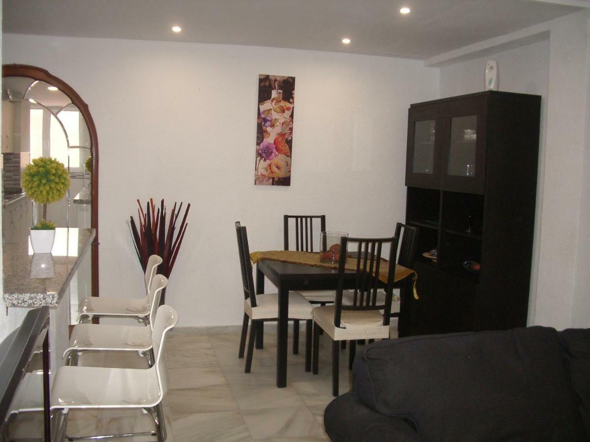 Paseo Maritimo De Poniente Lägenhet Málaga Exteriör bild