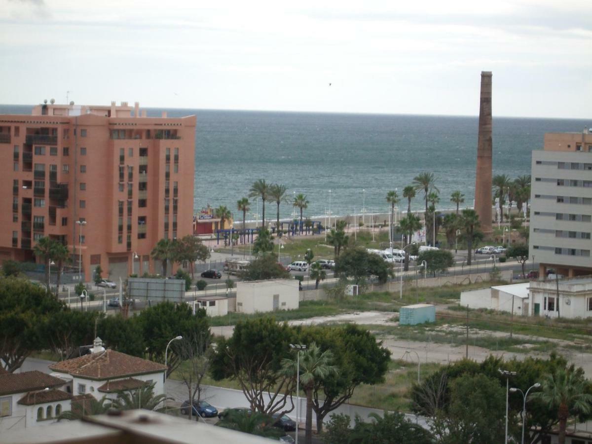 Paseo Maritimo De Poniente Lägenhet Málaga Exteriör bild