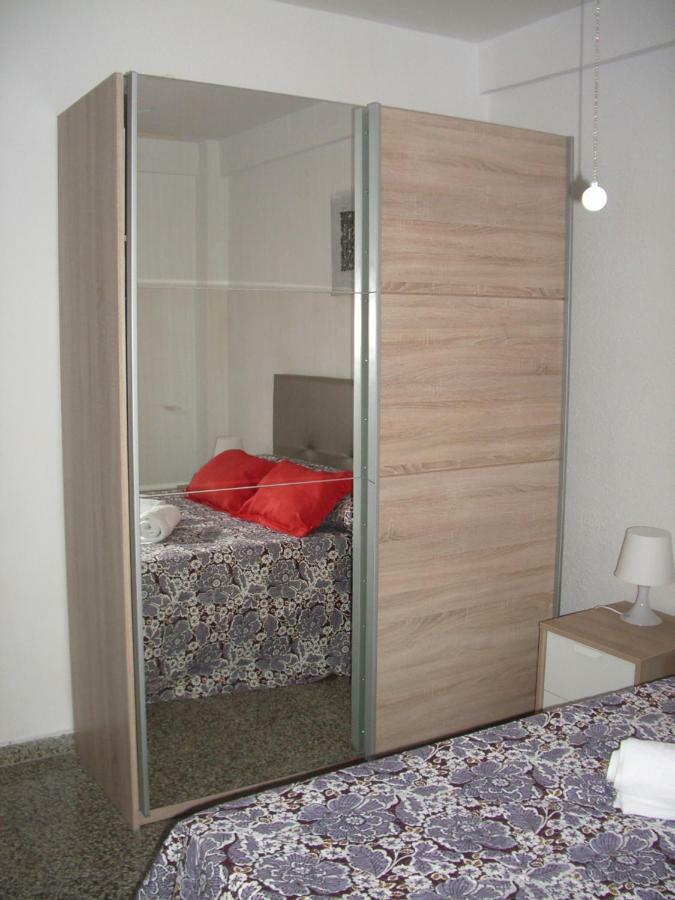 Paseo Maritimo De Poniente Lägenhet Málaga Exteriör bild